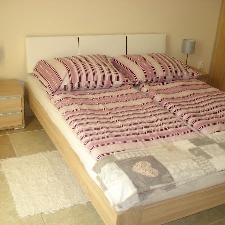Eszter Apartman Erlau Exterior foto