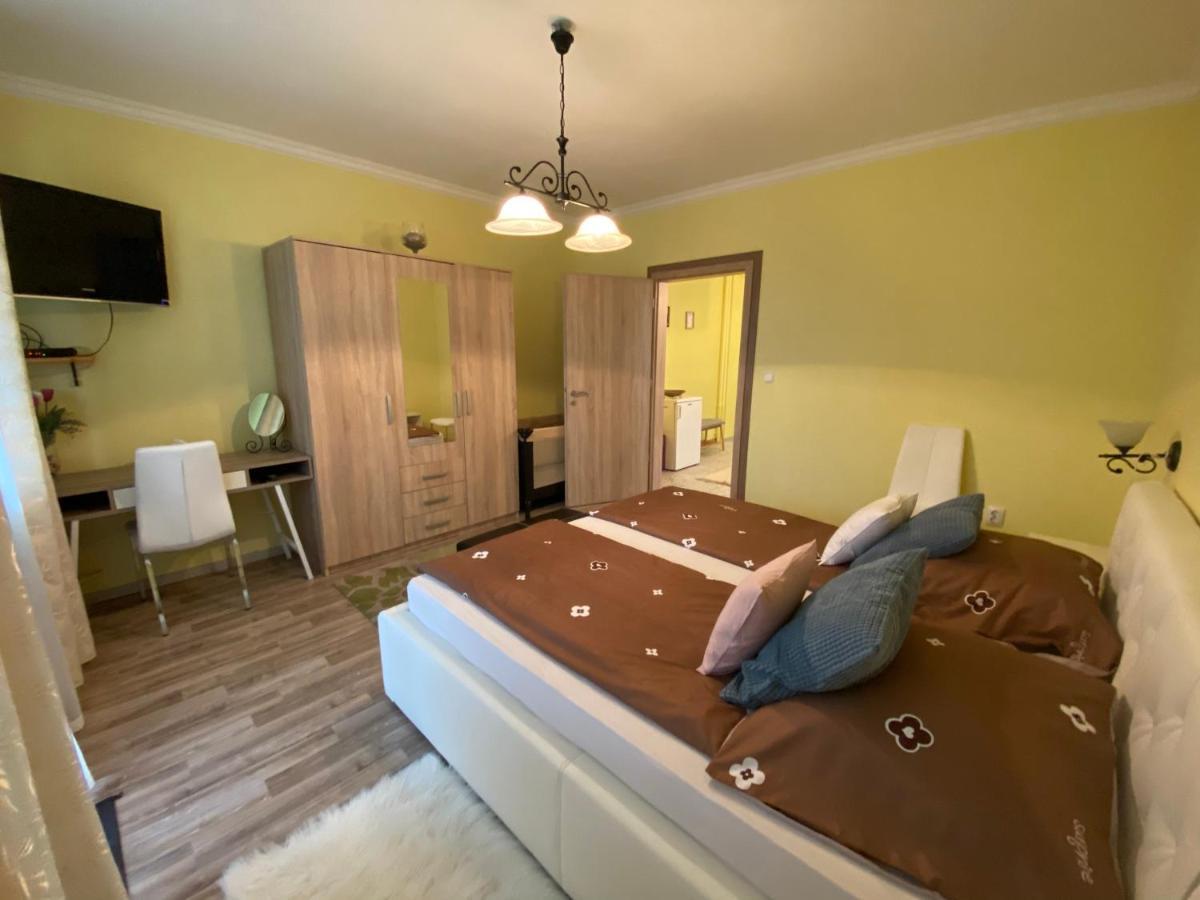 Eszter Apartman Erlau Exterior foto