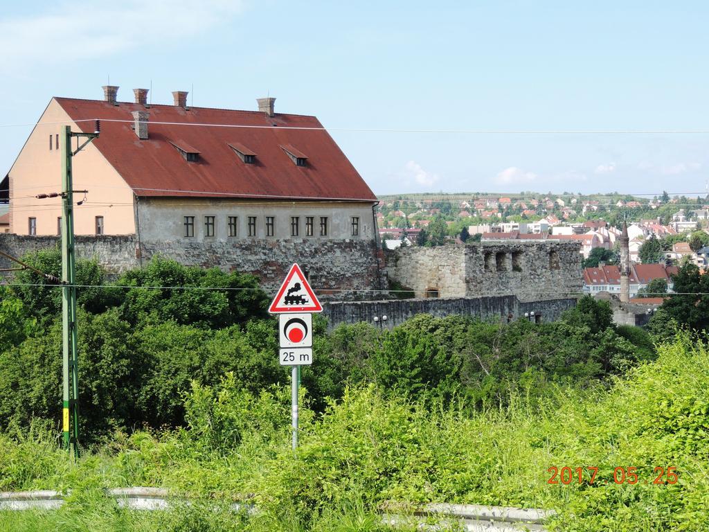 Eszter Apartman Erlau Exterior foto